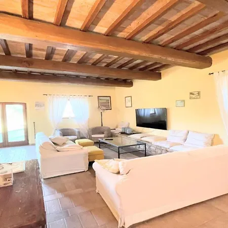 Todi By The Poolslps 10exc Pooltodi 5 Kmsrestaurant 05 Kms-both Easy Walks 4*