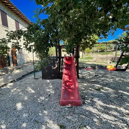 Todi By The Poolslps 10exc Pooltodi 5 Kmsrestaurant 05 Kms-both Easy Walks 4* Petroro